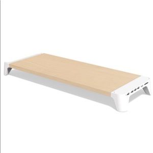 Woody- Fast Charging Hub